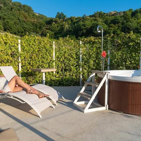 Tenuta C'est La Vie 2* Forio (Isola d'Ischia)