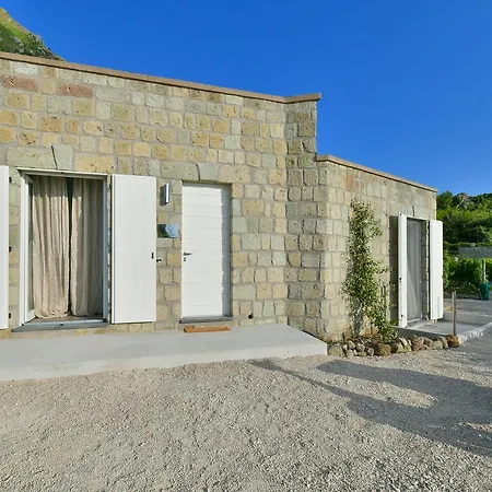 Feriested Tenuta C'est La Vie 2*