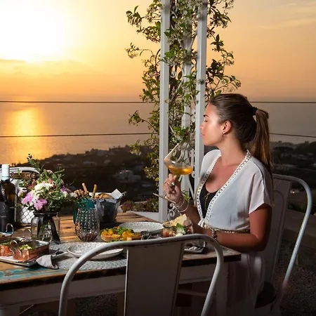 Tenuta C'est La Vie 2* Forio (Isola d'Ischia)